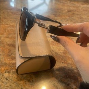 Authentic Tods women sunglasses